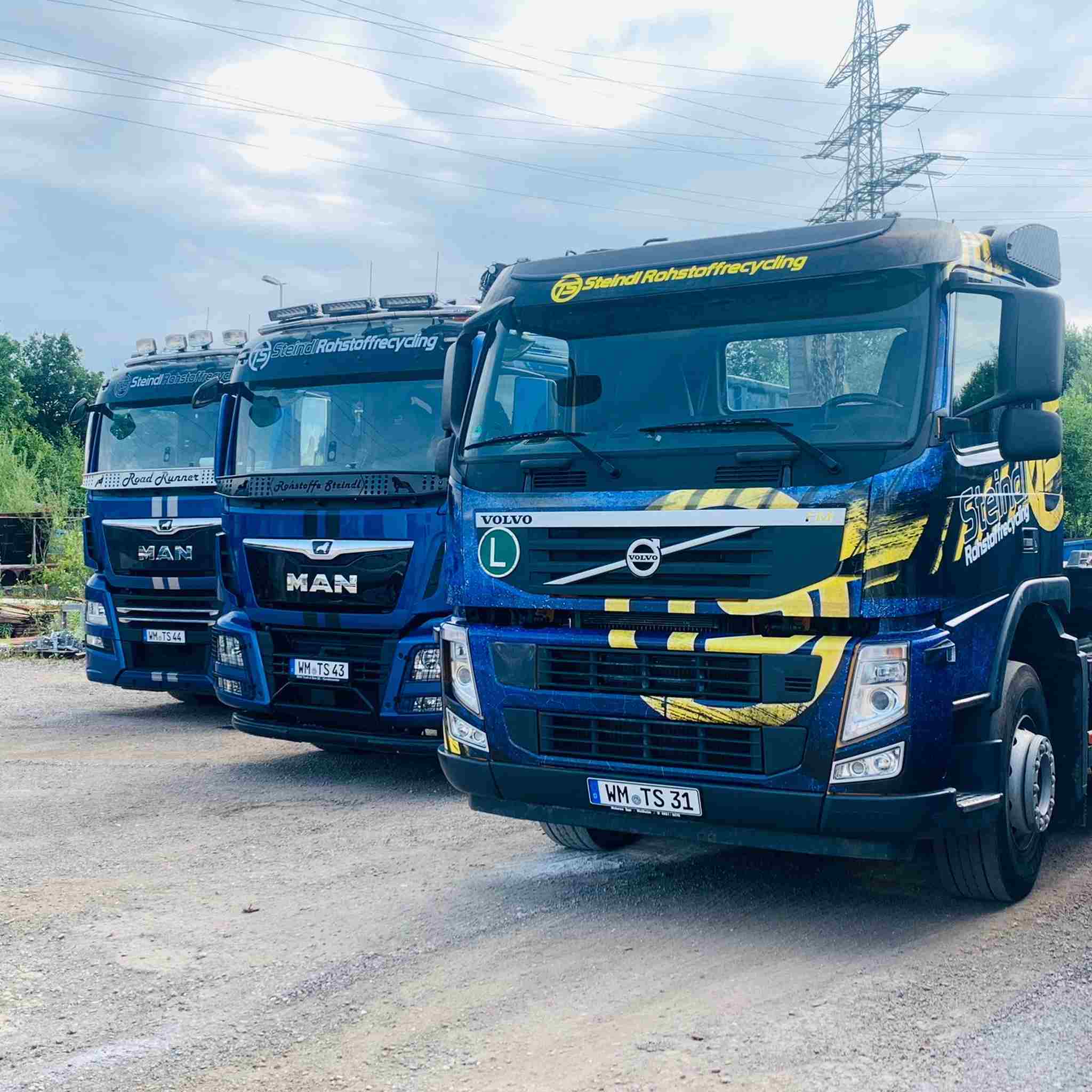 neuer LKW mit Ladekran - Steindl Rohstoffe UG & Co. KG aus Peissenberg